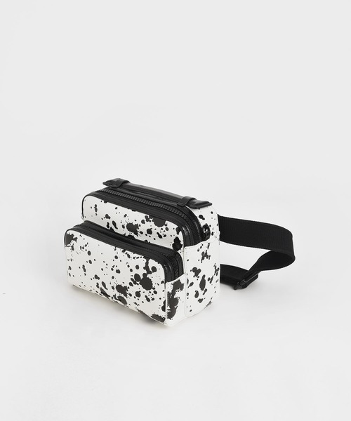 CHARLES & KEITH（チャールズ & キース）の「ダブルジップバッグ / Double Zip Bag（ショルダーバッグ・レディース・レッド系その他/ブラック/ホワイト/ブルー系その他3・S）」の5枚目の写真