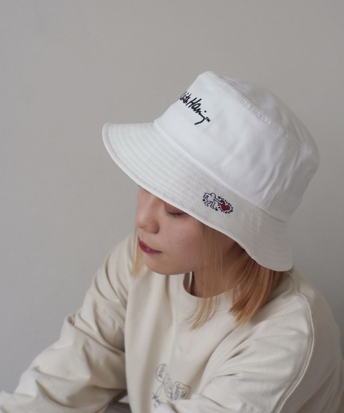 Keith Haring(キース・ヘリング)の「【Keith Haring/キースヘリング】アートロゴ バケットハット(ハット・メンズ・ホワイト/ブラック/ベージュ/ベージュ系その他/ホワイト系その他/ブラック系その他/ホワイト系その他2/ブラック系その他2/ベージュ系その他2/ブラック系その他3/ベージュ系その他3/ブラック系その他4/ホワイト系その他3/ホワイト系その他4/ベージュ系その他4/ブラック系その他5/ホワイト系その他5/ブラック系その他6/ベージュ系その他5・FREE)」の3枚目の写真