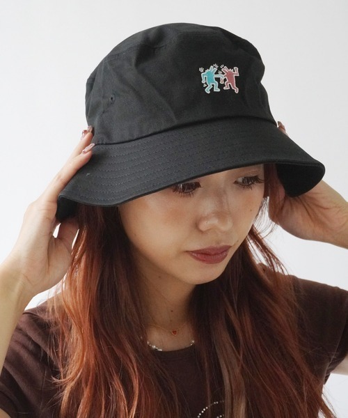 Keith Haring(キース・ヘリング)の「【Keith Haring/キースヘリング】アートロゴ バケットハット(ハット・メンズ・ホワイト/ブラック/ベージュ/ベージュ系その他/ホワイト系その他/ブラック系その他/ホワイト系その他2/ブラック系その他2/ベージュ系その他2/ブラック系その他3/ベージュ系その他3/ブラック系その他4/ホワイト系その他3/ホワイト系その他4/ベージュ系その他4/ブラック系その他5/ホワイト系その他5/ブラック系その他6/ベージュ系その他5・FREE)」の10枚目の写真