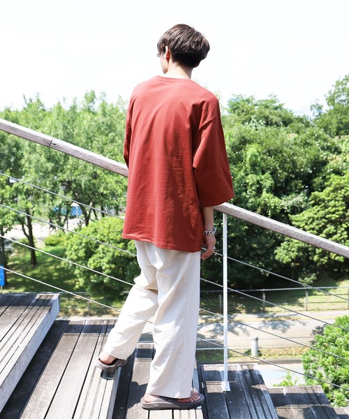 PairPair（ペアペア）の「ポケット付きビッグＴ(ユニセックス)（Tシャツ/カットソー・メンズ・オフホワイト/サックスブルー/スミクロ/レンガ/モカ・FREE）」の20枚目の写真