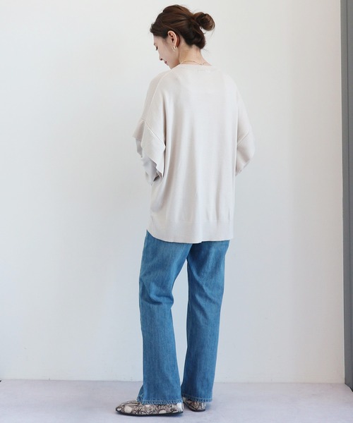 AMERICAN HOLIC（アメリカンホリック）の「ショルダーフリルニットプルオーバー ＊（ニット/セーター・レディース・ブラック/ブルー/ライトベージュ・FREE）」の5枚目の写真