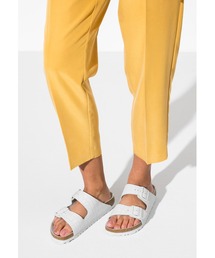 BIRKENSTOCK（ビルケンシュトック）の「ビルケンシュトック Arizona/アリゾナ クロコ　ホワイト(ナロー)（サンダル・メンズ）」