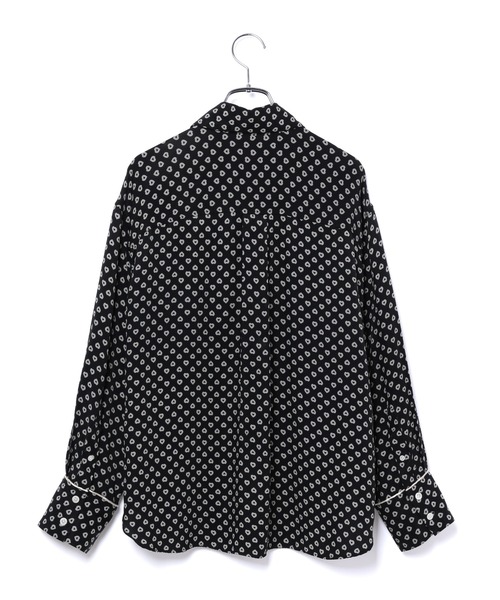 ADAM ET ROPE'（アダムエロペ）の「【セットアップ対応】ハートプリントシャツ（シャツ/ブラウス・レディース・ブラック・FREE）」の12枚目の写真
