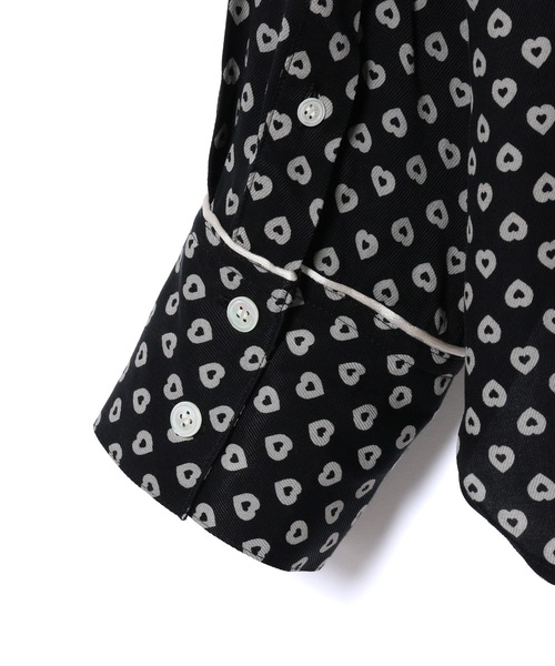 ADAM ET ROPE'（アダムエロペ）の「【セットアップ対応】ハートプリントシャツ（シャツ/ブラウス・レディース・ブラック・FREE）」の7枚目の写真