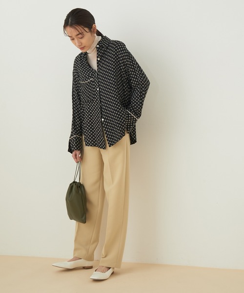 ADAM ET ROPE'（アダムエロペ）の「【セットアップ対応】ハートプリントシャツ（シャツ/ブラウス・レディース・ブラック・FREE）」の3枚目の写真