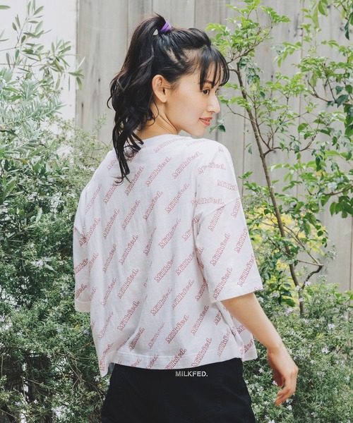 MILKFED.(ミルクフェド)の「ALLOVER LOGO TOP(Tシャツ/カットソー・レディース・ホワイト/ライトグレー/ブラック/ベージュ/レッド・ONE SIZE)」の5枚目の写真