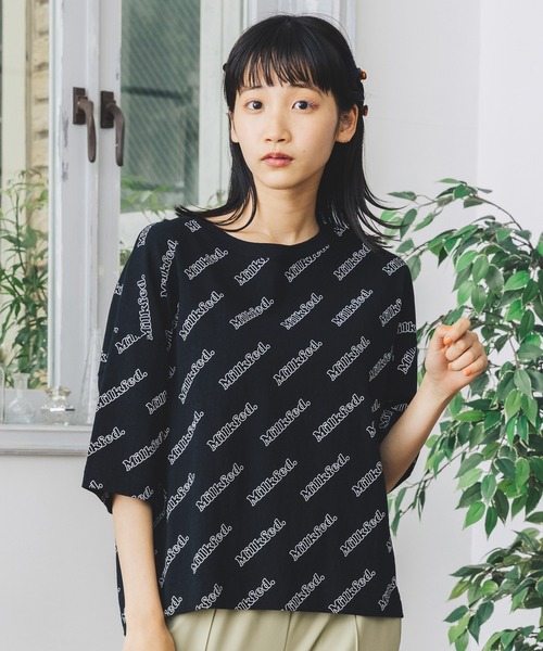 MILKFED.(ミルクフェド)の「ALLOVER LOGO TOP(Tシャツ/カットソー・レディース・ホワイト/ライトグレー/ブラック/ベージュ/レッド・ONE SIZE)」の3枚目の写真
