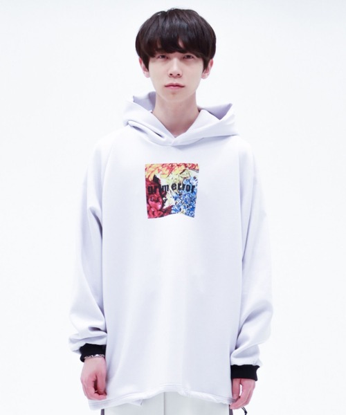 0658（ゼロロクゴーハチ）の「0658/ゼロロクゴーハチ/Graphic hoodie（パーカー・レディース・ブラック/ホワイト・FREE）」の4枚目の写真