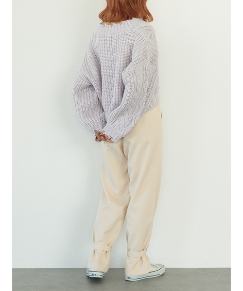 SLURR（スラ―）の「ダメージケーブルショート丈ニット（ニット/セーター・レディース・ライトブルー/オフホワイト/ラベンダー・FREE）」の6枚目の写真