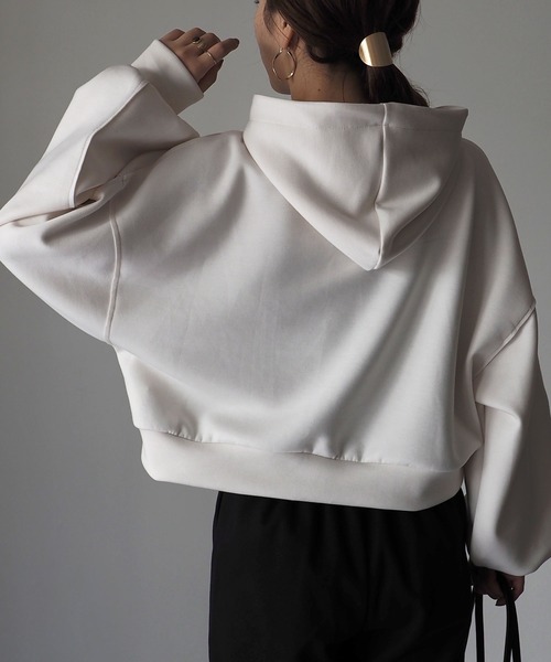 Riberry（リベリー）の「ダンボールニットショートパーカー（パーカー・レディース・ブラック/オフホワイト/ピンクベージュ・MEDIUM）」の10枚目の写真