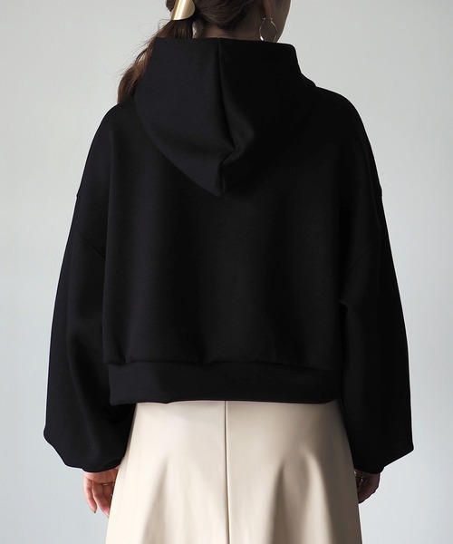 Riberry（リベリー）の「ダンボールニットショートパーカー（パーカー・レディース・ブラック/オフホワイト/ピンクベージュ・MEDIUM）」の17枚目の写真