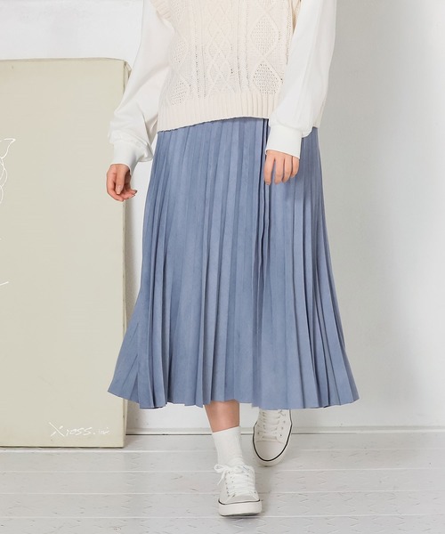 Honeys(ハニーズ)の「プリーツロングスカート(スカート・レディース・ブルー系その他/アイボリー/モカ/ベージュ・M/L/S)」の4枚目の写真