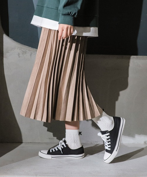 Honeys(ハニーズ)の「プリーツロングスカート(スカート・レディース・ブルー系その他/アイボリー/モカ/ベージュ・M/L/S)」の10枚目の写真