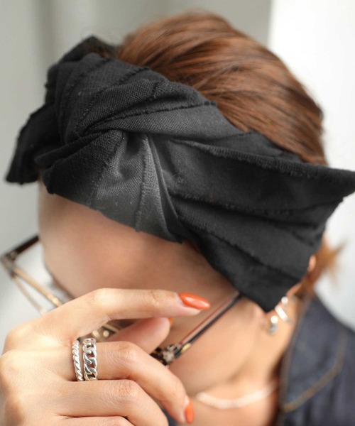 antiqua（アンティカ）の「ナチュラルな雰囲気たっぷり！コットンリネンヘアバンド（ヘアバンド・レディース・マスタード/ベージュ/ブラック/グリーン・FREE）」の2枚目の写真