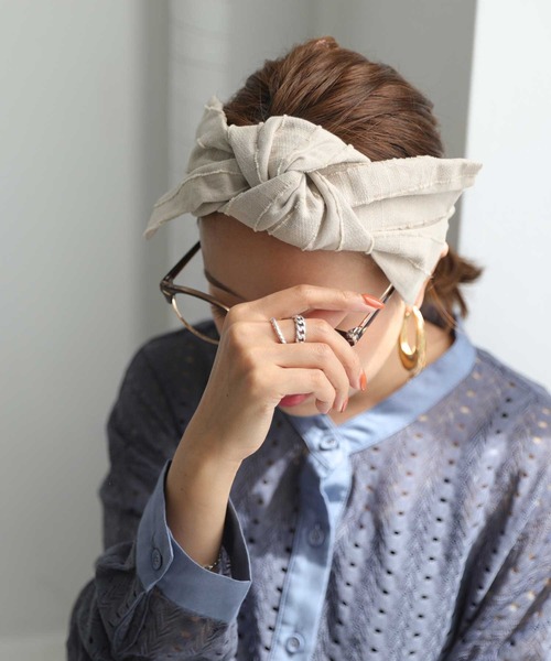 antiqua（アンティカ）の「ナチュラルな雰囲気たっぷり！コットンリネンヘアバンド（ヘアバンド・レディース・マスタード/ベージュ/ブラック/グリーン・FREE）」の8枚目の写真