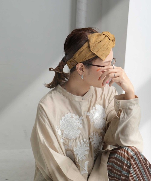 antiqua（アンティカ）の「ナチュラルな雰囲気たっぷり！コットンリネンヘアバンド（ヘアバンド・レディース・マスタード/ベージュ/ブラック/グリーン・FREE）」の5枚目の写真