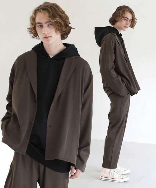 ETELIO（エテリオ）の「ポリトロ長袖テーラードシャツジャケット＆スリムストレートイージーパンツ（セットアップ・メンズ・チャコール/ブラック/ブラウン/ブルー/アイボリー・S/L/XL/M）」の4枚目の写真