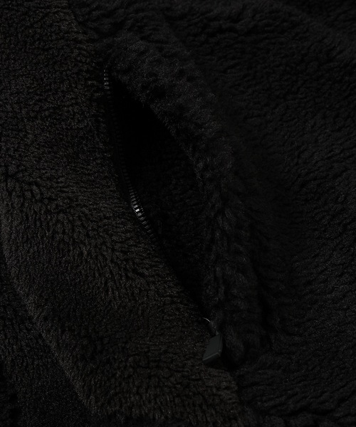 C2H4(シーツーエイチフォー)の「ARC PANELLED ASTEROID PADDED FLEECE COAT(その他アウター・メンズ・ブラック・M)」の3枚目の写真