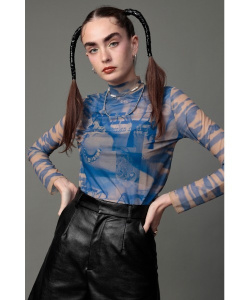 SLY(スライ)の「YUKAHIRAC X SLY PHOTO TOPS/トップス(Tシャツ/カットソー・レディース・ブルー系その他/グリーン系その他2/ピンク系その他・FREE)」の2枚目の写真