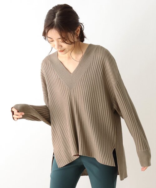 SHOO・LA・RUE（シューラルー）の「◆ゆるリブVネックニット（ニット/セーター・レディース・アイボリー/ライトパープル/グレー系その他/サンドベージュ・00）」の3枚目の写真