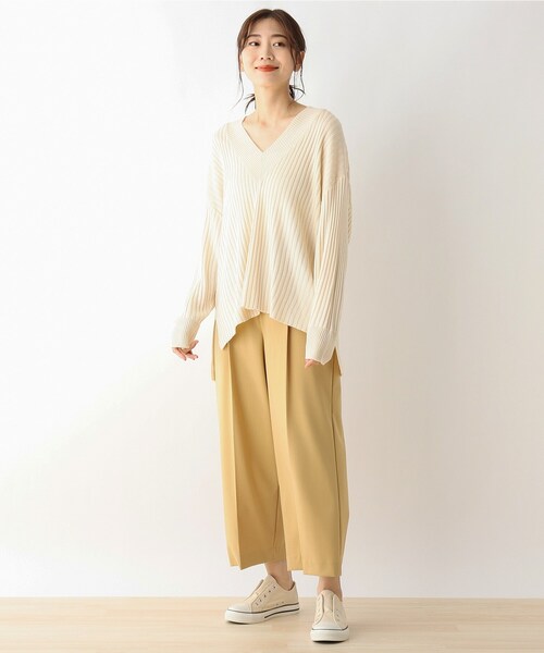 SHOO・LA・RUE（シューラルー）の「◆ゆるリブVネックニット（ニット/セーター・レディース・アイボリー/ライトパープル/グレー系その他/サンドベージュ・00）」の9枚目の写真