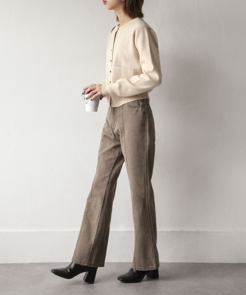 Chillfar（チルファー）の「センターシームフレアデニムパンツ（デニムパンツ・レディース・ブラック/ブラウン/サックスブルー/アイボリー/ダークブルー/グレイッシュベージュ/チャコール・MEDIUM/LARGE）」の16枚目の写真