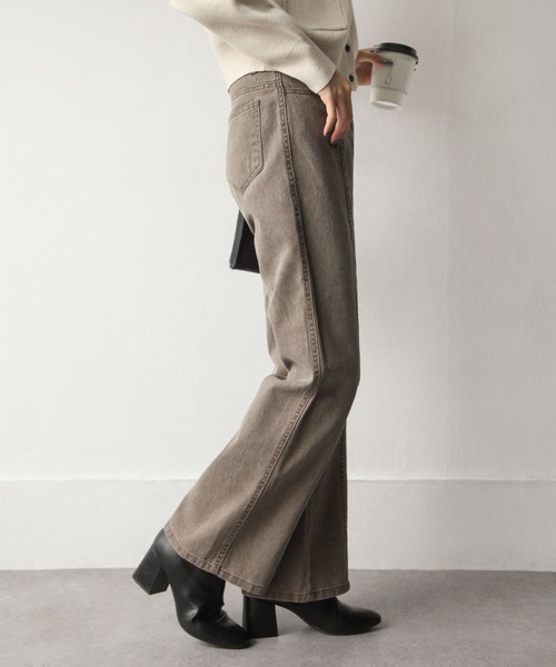 Chillfar（チルファー）の「センターシームフレアデニムパンツ（デニムパンツ・レディース・ブラック/ブラウン/サックスブルー/アイボリー/ダークブルー/グレイッシュベージュ/チャコール・MEDIUM/LARGE）」の20枚目の写真
