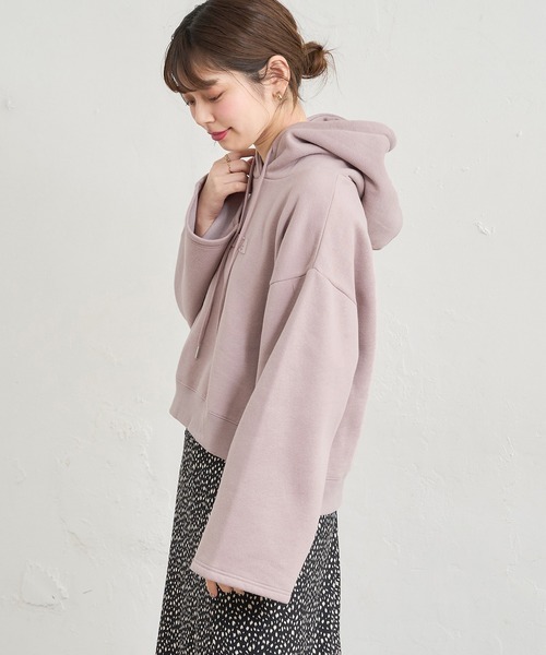 natural couture（ナチュラルクチュール）の「あおいさんコラボエンボスロゴフレア袖パーカー（パーカー・レディース・ブラウン/ピンクベージュ/スミクロ/ライトベージュ・FREE）」の20枚目の写真