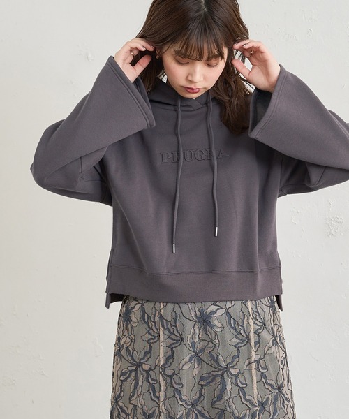 natural couture（ナチュラルクチュール）の「あおいさんコラボエンボスロゴフレア袖パーカー（パーカー・レディース・ブラウン/ピンクベージュ/スミクロ/ライトベージュ・FREE）」の16枚目の写真