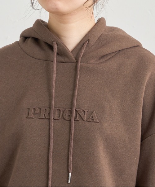 natural couture（ナチュラルクチュール）の「あおいさんコラボエンボスロゴフレア袖パーカー（パーカー・レディース・ブラウン/ピンクベージュ/スミクロ/ライトベージュ・FREE）」の12枚目の写真