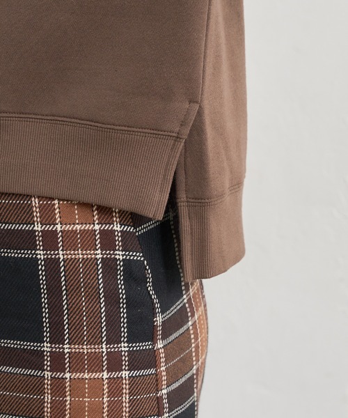 natural couture（ナチュラルクチュール）の「あおいさんコラボエンボスロゴフレア袖パーカー（パーカー・レディース・ブラウン/ピンクベージュ/スミクロ/ライトベージュ・FREE）」の15枚目の写真