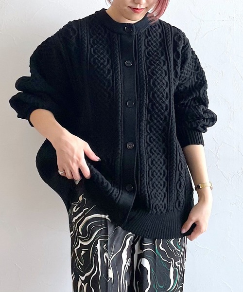 PAGEBOY（ページボーイ）の「マシュマロケーブルクルーカーディガン（ニット/セーター・レディース・ブラック/ライム/ブルー/グリーン/クリーム・FREE）」の2枚目の写真