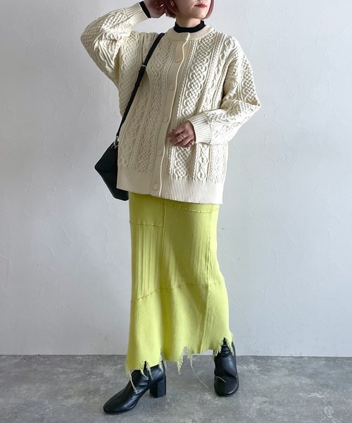 PAGEBOY（ページボーイ）の「マシュマロケーブルクルーカーディガン（ニット/セーター・レディース・ブラック/ライム/ブルー/グリーン/クリーム・FREE）」の7枚目の写真