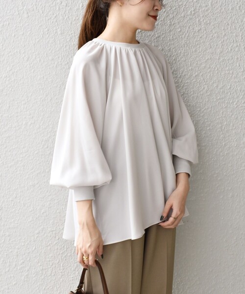 SHIPS（シップス）の「*〈洗濯機可能〉ジョーゼットリブドット/ソリッドブラウス◆（シャツ/ブラウス・レディース・チャコールグレー/ライトグレー/ブラック/ライトグリーン/ブラック系/ダークグリーン・ONE SIZE）」の20枚目の写真