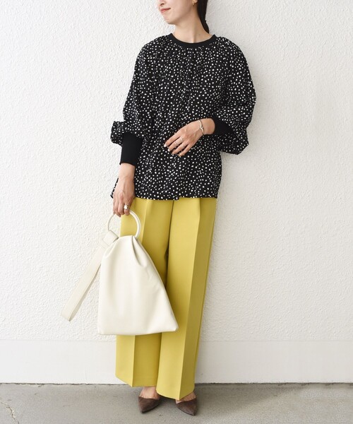 SHIPS（シップス）の「*〈洗濯機可能〉ジョーゼットリブドット/ソリッドブラウス◆（シャツ/ブラウス・レディース・チャコールグレー/ライトグレー/ブラック/ライトグリーン/ブラック系/ダークグリーン・ONE SIZE）」の17枚目の写真