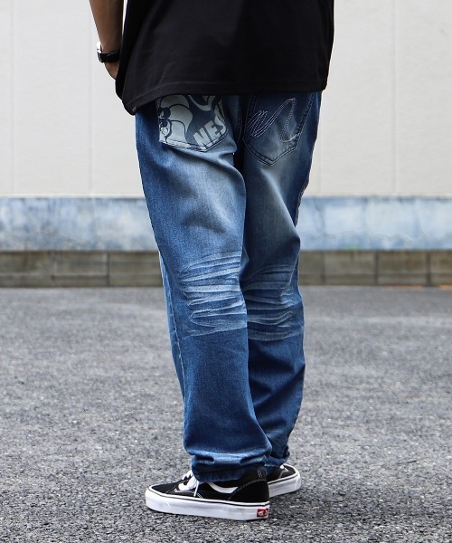 NESTA BRAND(ネスタブランド)の「ステッチビッグロゴストレッチワイドデニムパンツ(デニムパンツ・メンズ・インディゴブルー・L/XL/M)」の2枚目の写真