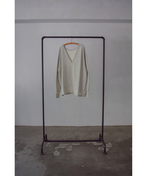 LA PEAU DE GEM（ラポドゥジェム）の「【LA PEAU DE GEM】plunging 2way roomy sweat（スウェット・レディース・ベージュ/グレー/アイボリー・FREE）」の19枚目の写真