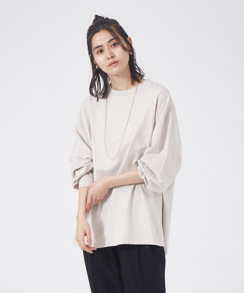 abahouse mavie（アバハウスマヴィ）の「バックロゴロンＴ（Tシャツ/カットソー・レディース・ホワイト/グレイッシュベージュ・フリー）」の2枚目の写真