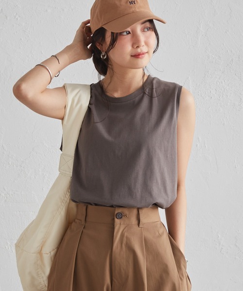 RANAN（ラナン）の「〈Beautiful Cotton　綿100％〉UVカット/接触冷感　ラウンドヘム無地タンクトップ　ロング丈（タンクトップ・レディース・ブラック/オフホワイト/モカ/ライトグレー/グリーン/ダークブラウン/オレンジ/チャコール/パープル/その他・M/L/LL）」の4枚目の写真