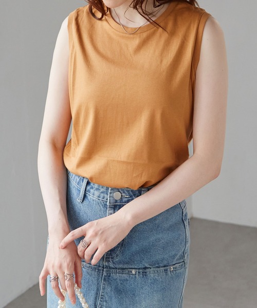 RANAN（ラナン）の「〈Beautiful Cotton　綿100％〉UVカット/接触冷感　ラウンドヘム無地タンクトップ　ロング丈（タンクトップ・レディース・ブラック/オフホワイト/モカ/ライトグレー/グリーン/ダークブラウン/オレンジ/チャコール/パープル/その他・M/L/LL）」の6枚目の写真