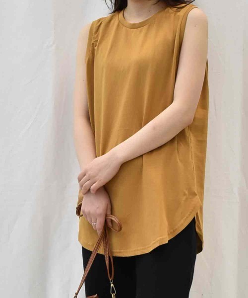 RANAN（ラナン）の「〈Beautiful Cotton　綿100％〉UVカット/接触冷感　ラウンドヘム無地タンクトップ　ロング丈（タンクトップ・レディース・ブラック/オフホワイト/モカ/ライトグレー/グリーン/ダークブラウン/オレンジ/チャコール/パープル/その他・M/L/LL）」の18枚目の写真