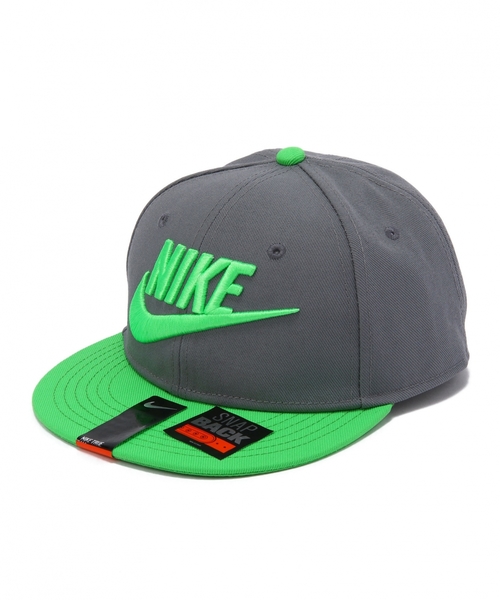 green label relaxing（グリーンレーベルリラクシング）の「NIKEフューチュラキャップ（キャップ・キッズ・ブラック/グレー/ターコイズブルー・フリー）」の3枚目の写真