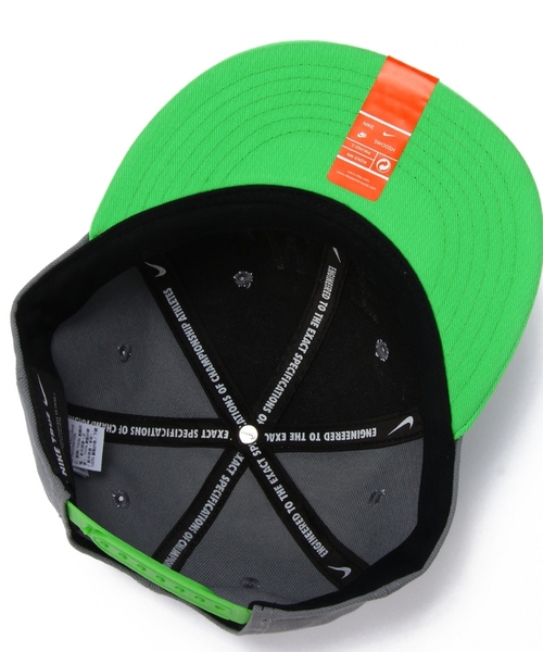 green label relaxing（グリーンレーベルリラクシング）の「NIKEフューチュラキャップ（キャップ・キッズ・ブラック/グレー/ターコイズブルー・フリー）」の7枚目の写真