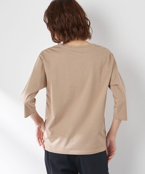 Petit Honfleur(プチオンフルール)の「オーガニックコットンロゴプリントTシャツ(Tシャツ/カットソー・レディース・アイボリー/ベージュ/ブラック・M/L)」の6枚目の写真