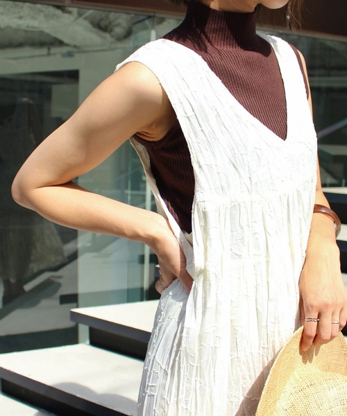 MLI'A（エムリア）の「ワッシャーシフォンノースリワンピース（ワンピース・レディース・ホワイト/ブラック/カーキ/ピンクベージュ/アイボリー系/ブラック系その他/レンガ/ブラウン・M）」の22枚目の写真