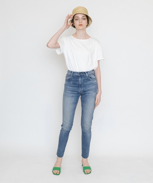 Levi's(リーバイス)の「LEVI'S(R) MADE&CRAFTED(R) OPEN NECK Tシャツ CLOUD DANCER(Tシャツ/カットソー・レディース・マルチ・S/M/XS)」の4枚目の写真