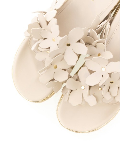 RANDA(ランダ)の「ストレスフリー/フラワーパーツスポーツサンダル(サンダル・レディース・ブルー/アイボリー・LL/S/M/L)」の12枚目の写真