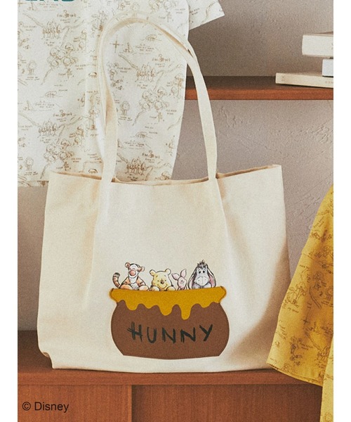 earth music&ecology（アースミュージックアンドエコロジー）の「Winnie the Pooh / タックトートバッグ（トートバッグ・レディース・アイボリー・FREE）」の2枚目の写真