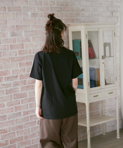 INED CLARO(イネドクラロ)の「【別注アイテム】プリントTシャツ《blueserge》(Tシャツ/カットソー・レディース・ホワイト/ブラック・フリー)」の6枚目の写真