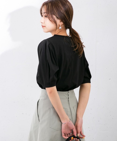 KBF（ケイビーエフ）の「『UR TECH ひやサラクール』 タックスリーブカットソー（Tシャツ/カットソー・レディース・ブラック/オフホワイト/グリーン/キャメル・ONE）」の3枚目の写真